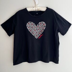 KEITH HARING Boxy Cropped Black T-Shirt Graphic Heart Design Casual Streetwear